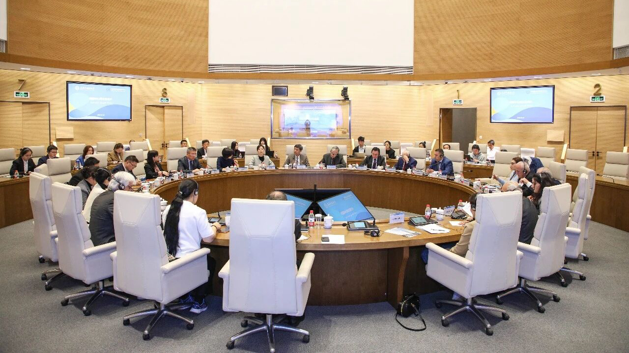 伊拉克全球文明倡议研究中心考察团一行访问中阿改革发展研究中心