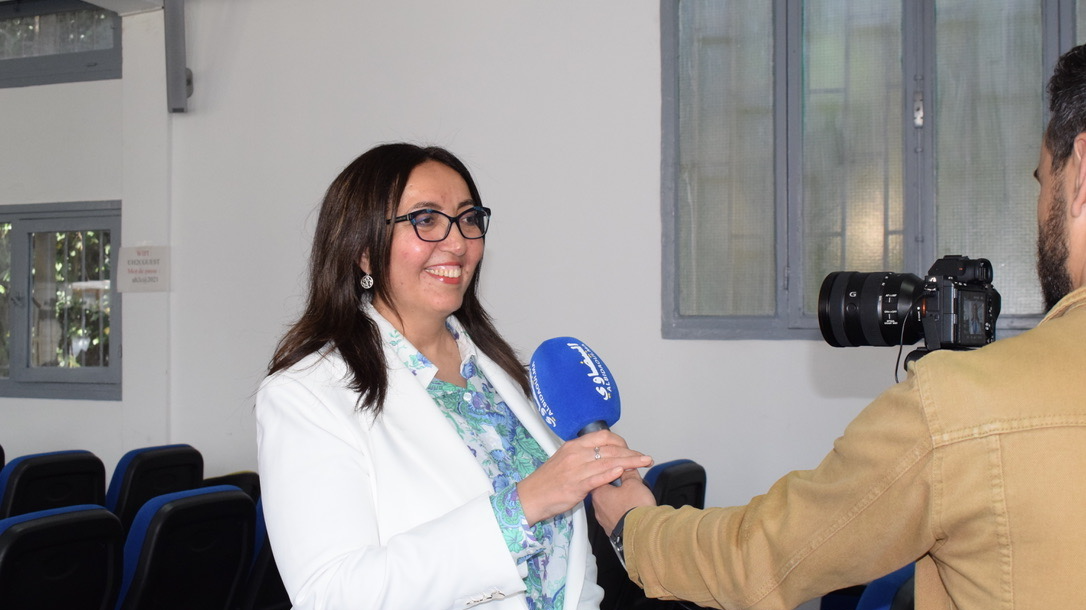 2.260404 摩洛哥哈桑二世大学孔子学院举行“文明之桥：中阿文化交流”孔院之友讲座外方院长接受采访.JPG