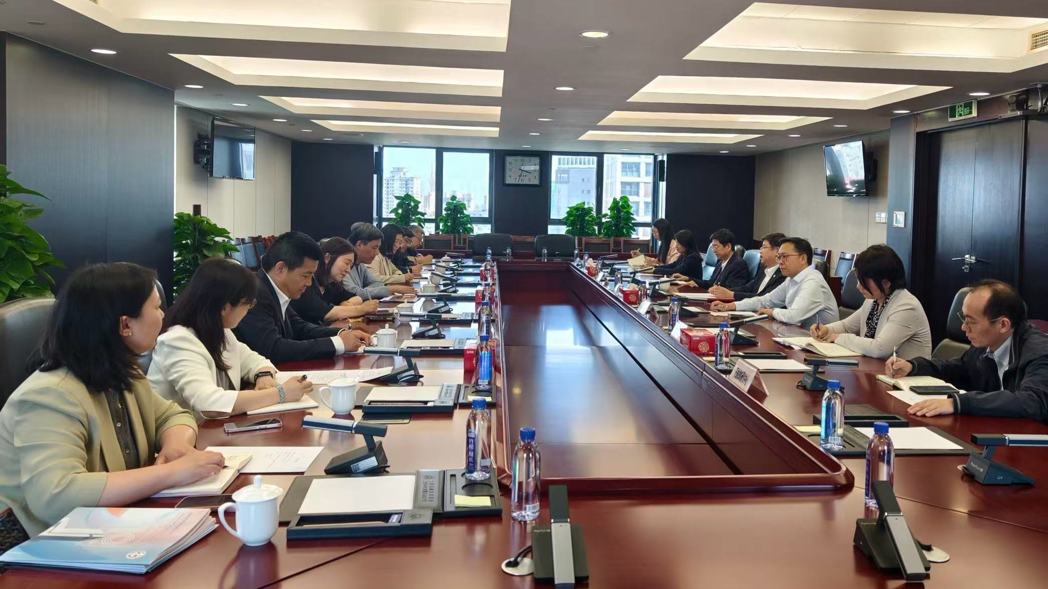 上海外国语大学赴上海市商务委员会调研交流共商服务企业出海与校地合作新路径